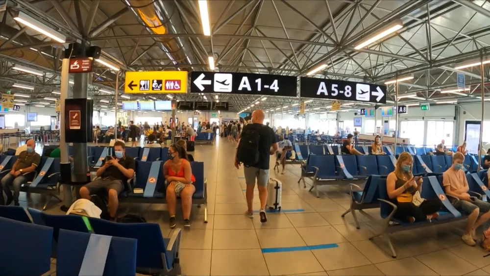 Аэропорт Рим-Чампино - главный терминал