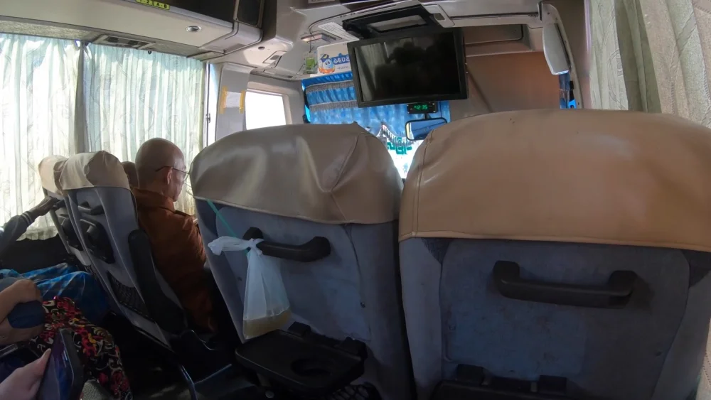 Автобусы в Мьянме довольно комфортабельны для дальних поездок