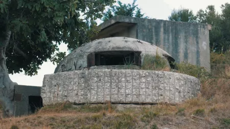 Бункеры - пережиток прошлого в Албании