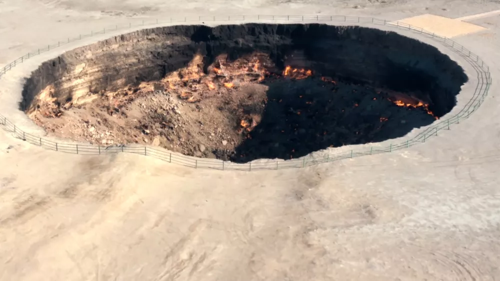 Дарваза - газовый кратер в Туркмении