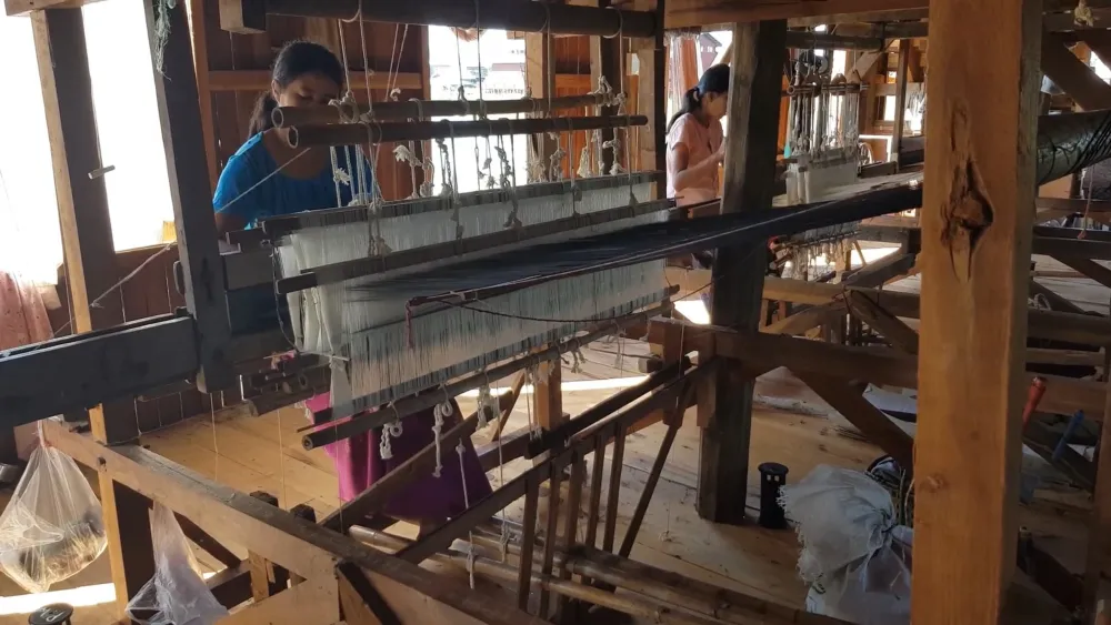Фабрика по производству тканей и пошиву одежды в Мандалае