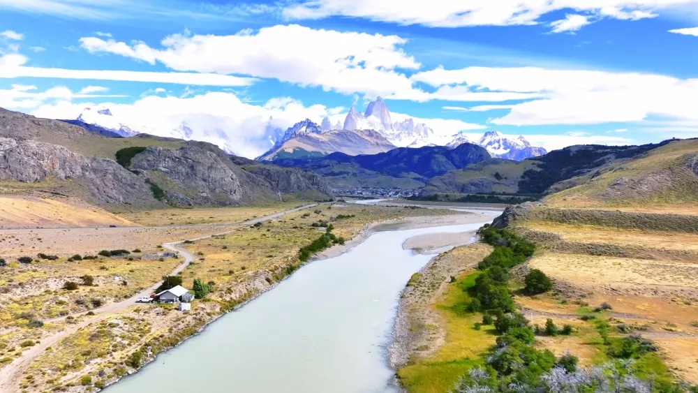 Фицрой или Чальтель — вершина в Патагонии в пограничной области между Аргентиной и Чили