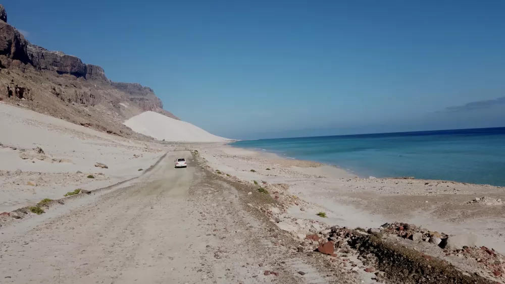 Граница пустыни с морем в Йемене