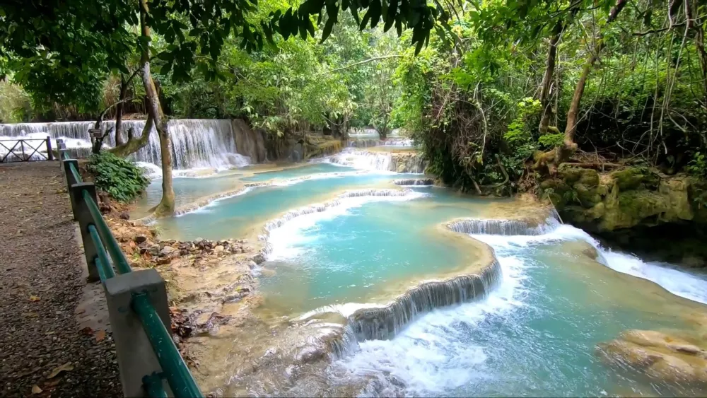 Куангси — водопад в провинции Луангпхабанг, Национальный парк Таткуангси