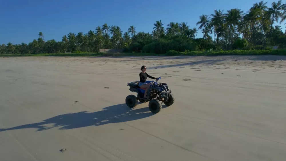 Квадроциклы - основное развлечение на пляже Нгве Саунг