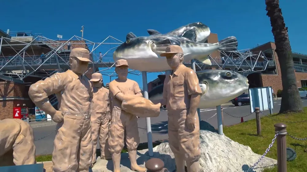 Монумент японским рыбакам