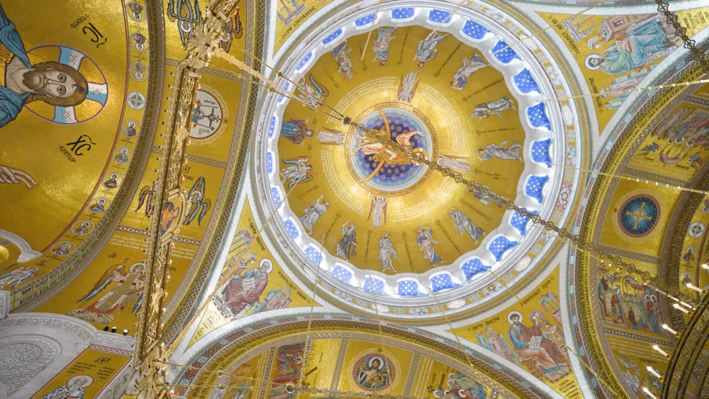 Мозаичные фрески в храме Святого Саввы