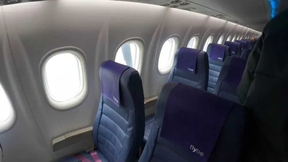 Окна самолета имеют три слоя