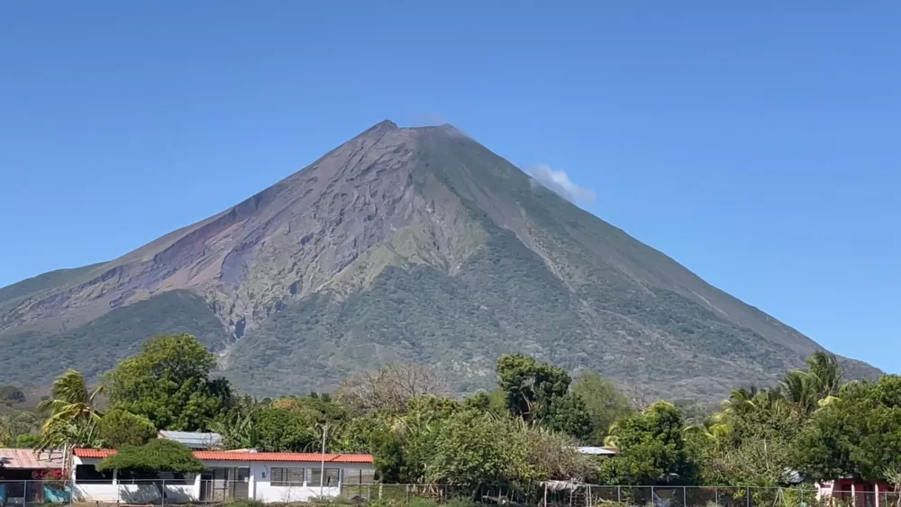 Ометепе — остров, образованный двумя вулканами и расположенный в озере Никарагуа