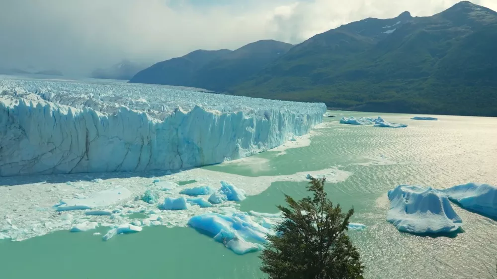 Перито-Морено — ледник, расположенный в национальном парке Лос-Гласьярес