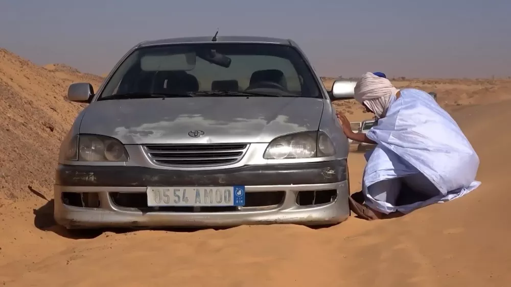 Песчаные заносы в Мавритании - обыденность... Как снежные сугробы в России...