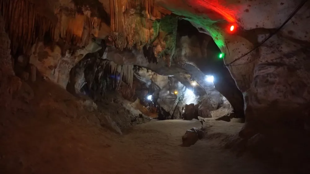 Пещера Чианг Дао