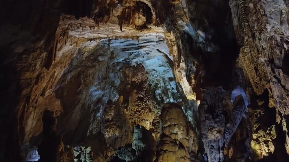 Пещера Ханг Ва
