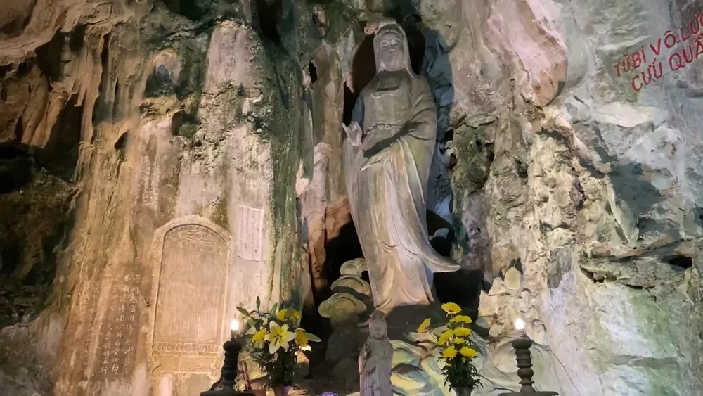 Пещера Хуен Хонг