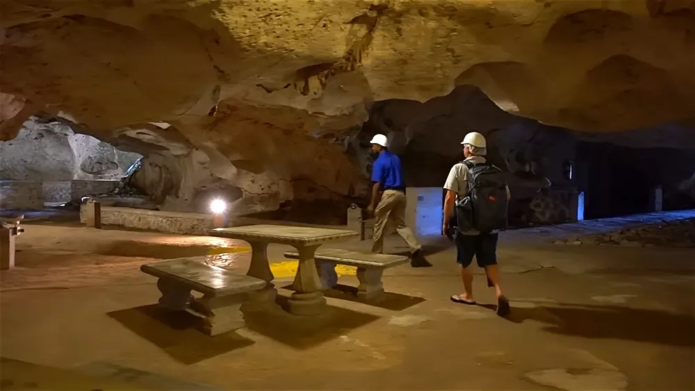 Пещеры Зеленого грота — известная туристическая достопримечательность на северном побережье Ямайки