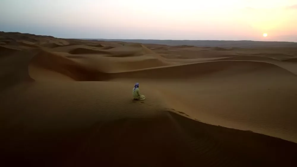 Пески Вахиба — пустыня, состоящая из покатых дюн, тянущихся на 180 км с севера на юг и на 80 км с востока на запад