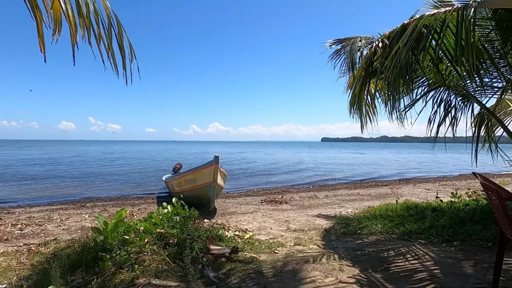 Побережье Гватемалы - практически сплошные красивые пляжи