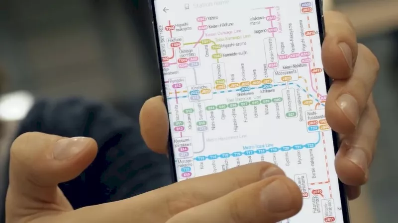 Приложение в телефоне для японского метро