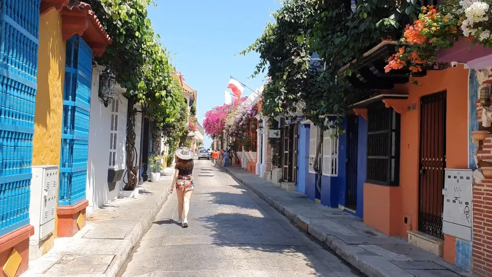 Прогулка по улицам Картахены - пятый по величине город Колумбии