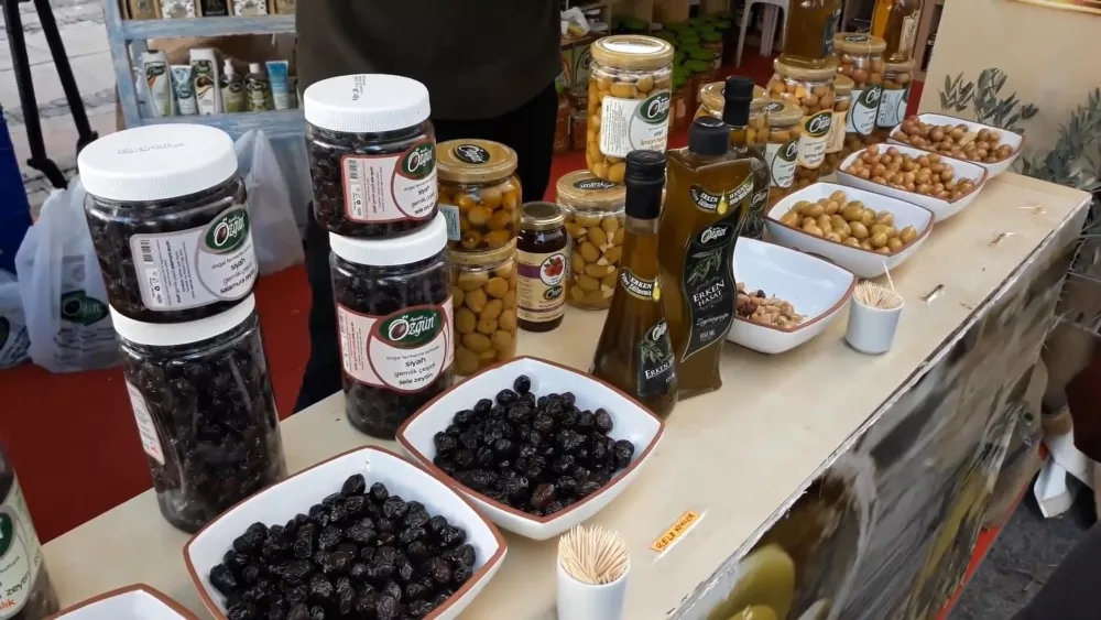 Производство оливкового масла - основная отрасль в Айвалыке