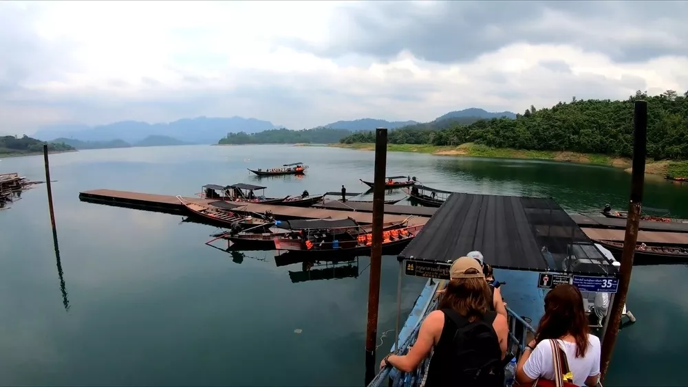 Путешествие по озеру Чео Лан