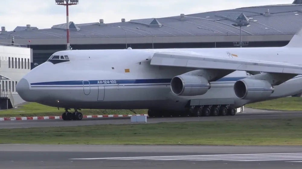 Ан-124 — тяжёлый дальний транспортный самолёт разработки ОКБ имени О. К. Антонова