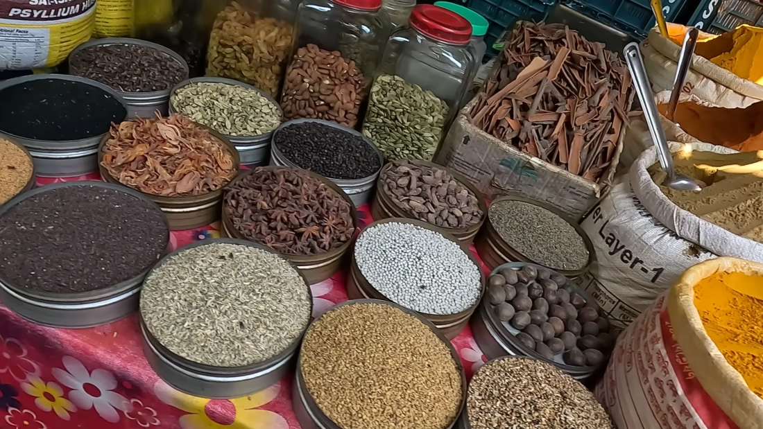 Рынок специй в Дакке (Бангладеш)