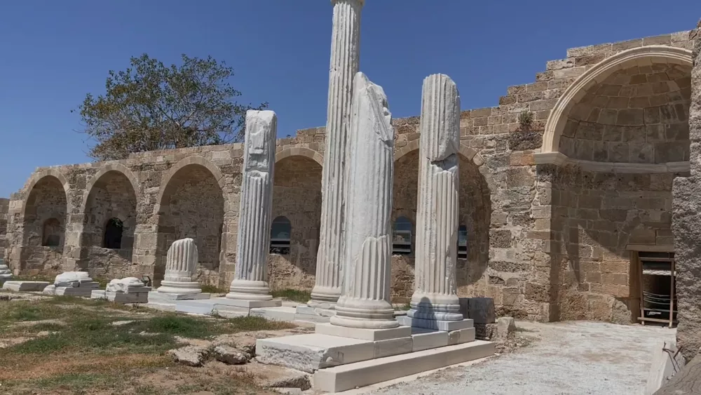 Сиде — античный город на юго-западном средиземноморском побережье турецкой провинции Анталья