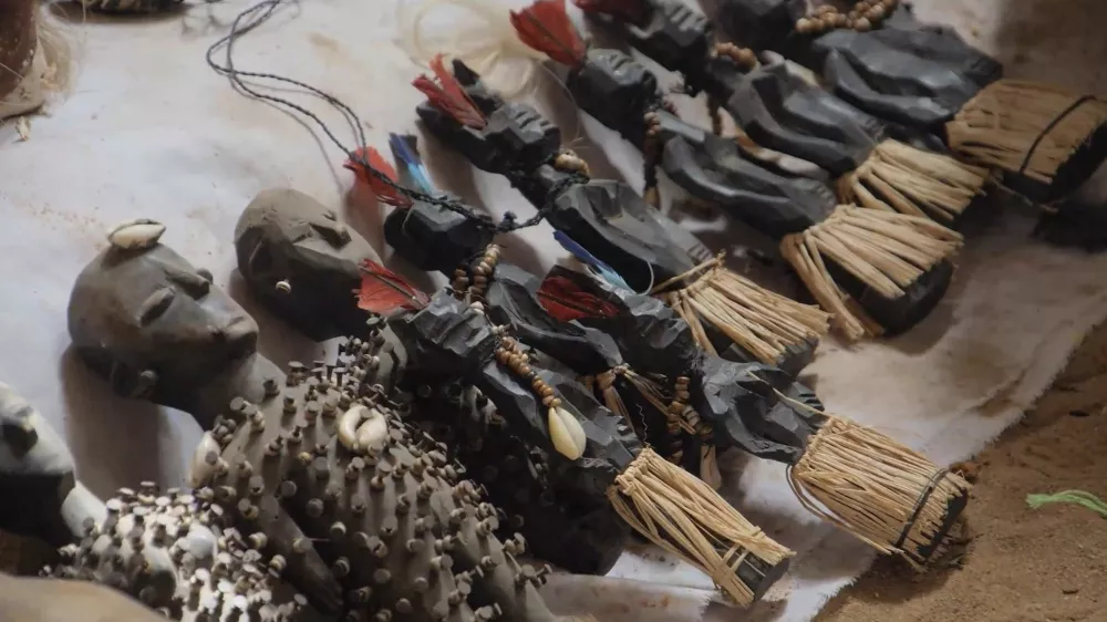 Статуэтки для обрядов вуду на рынках Того