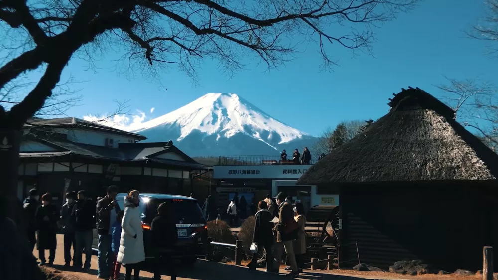 Священная гора Фудзияма - самая высокая гора в Японии