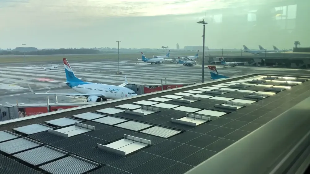 Аэропорт Люксембург-Финдел - погрузочный терминал