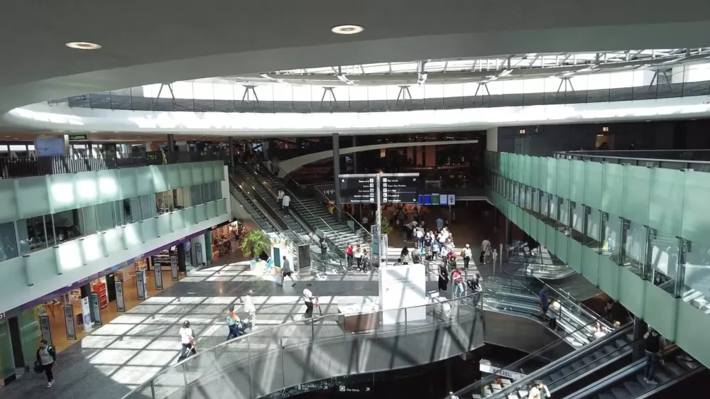 Аэропорт Цюрих-Клотен - главный терминал