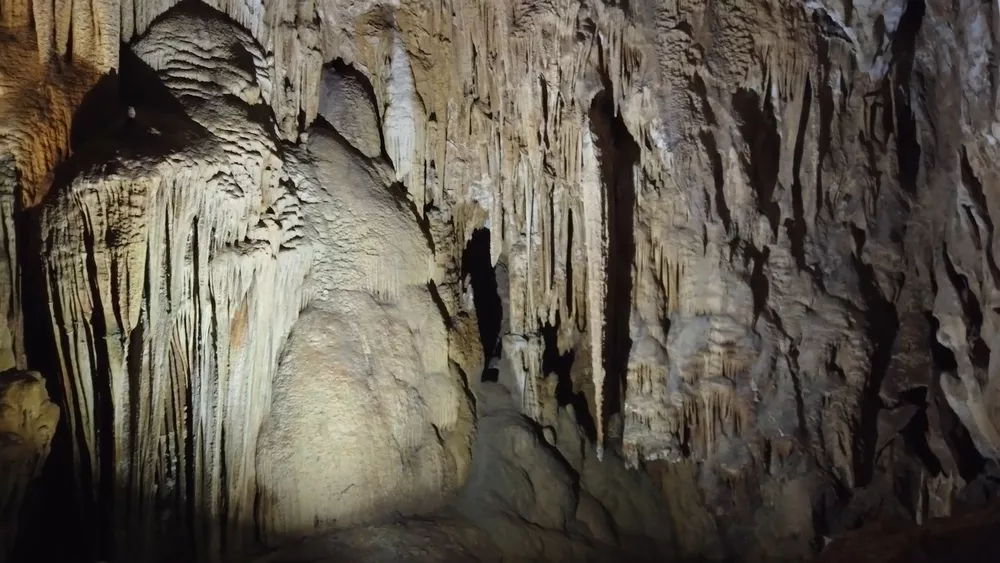 Удивительный мир пещер Фонгня-Кебанг