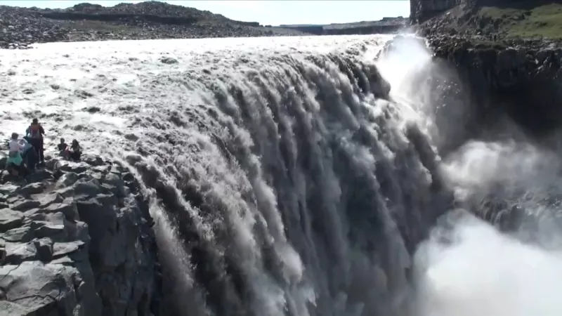 Водопад Деттифосс