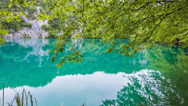Водопады Хорватии - изумрудная вода