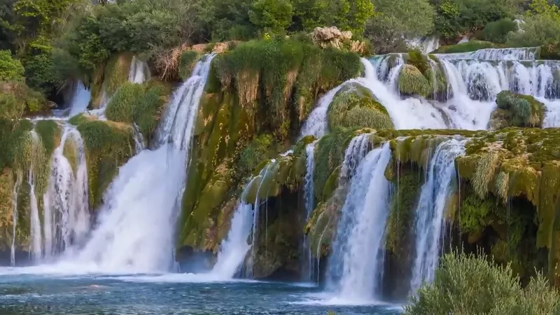 Водопады Хорватии - река Корана