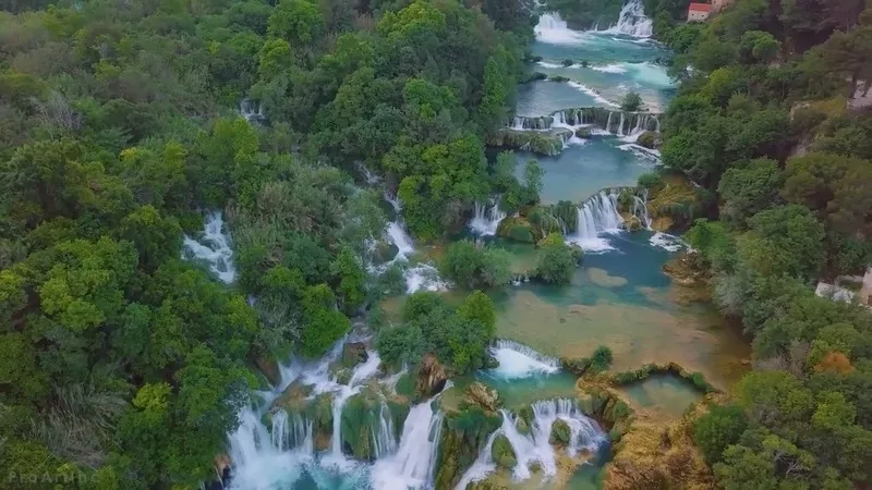 Водопады Хорватии - река Зрманя