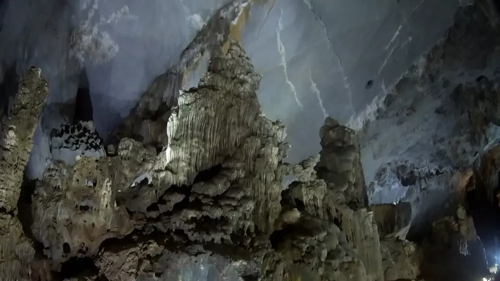 Волшебные пейзажи пещеры Ту Лан
